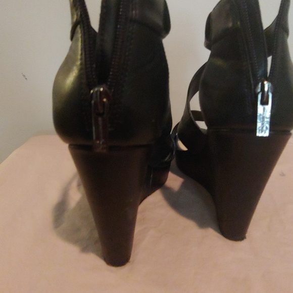 Shoes - Picture 3 of 3